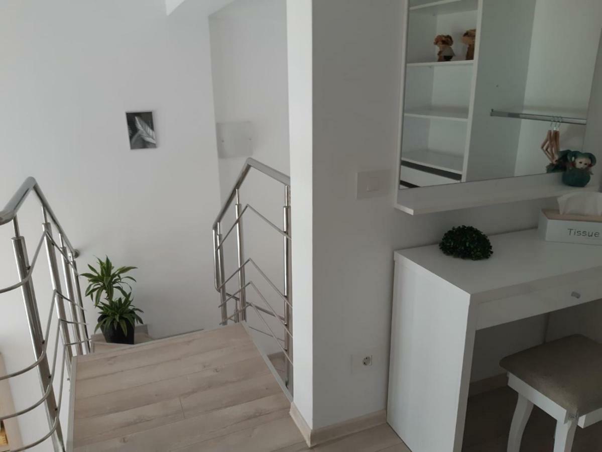Апартаменти Apartament Ana Premium Орадя Екстер'єр фото