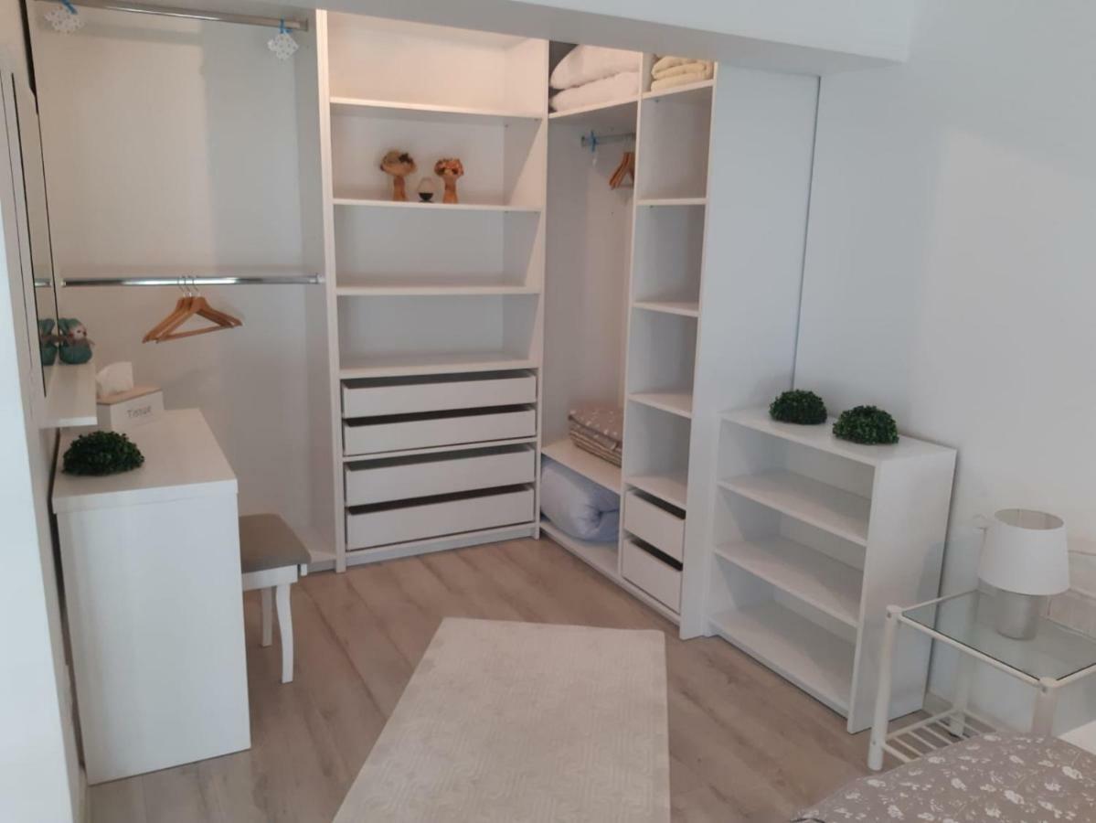 Апартаменти Apartament Ana Premium Орадя Екстер'єр фото