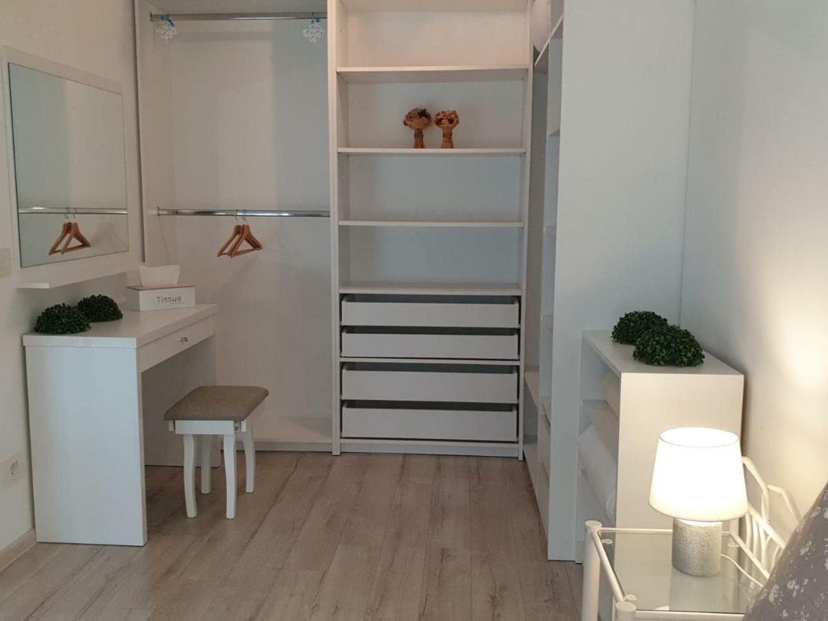 Апартаменти Apartament Ana Premium Орадя Екстер'єр фото